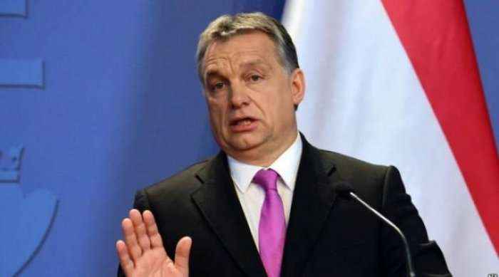 Orban fajëson Perëndimin për krizën me migrantë