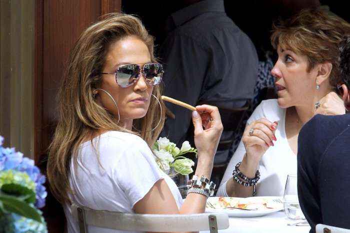 Jennifer Lopez darkon në restorantin e një shqiptari (Foto)