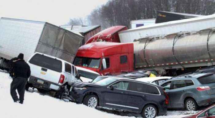Disa të vdekur nga aksidenti ku u përfshinë 50 automjete (Foto)
