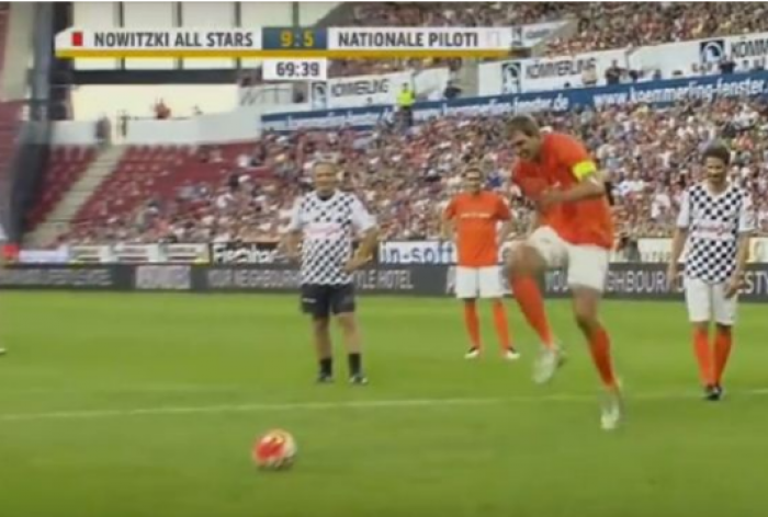 Edhe Dirk Nowitzki tallet me penalltinë e Simone Zazas (Video)