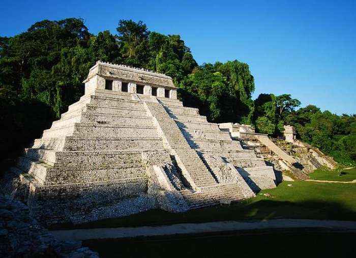 Zbulohet misteri i ujit nën piramidën antike 