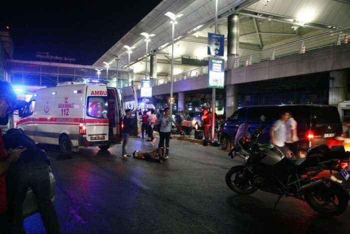 Stamboll, sulmi në aeroportin Ataturk, 28 të vdekur dhe 60 të plagosur (Foto)