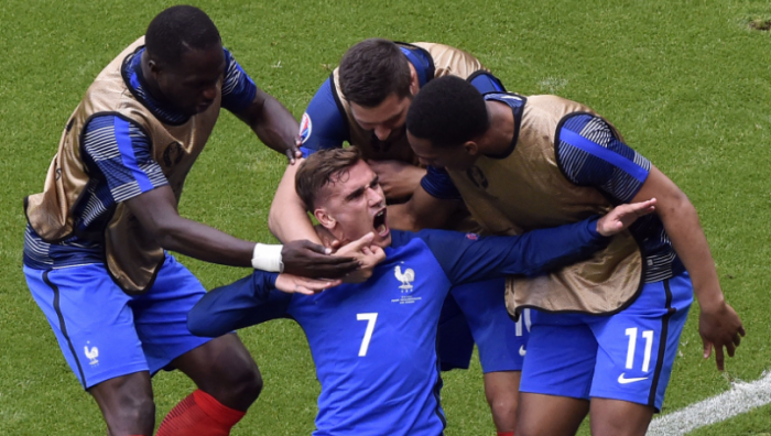 EURO 2016: Bastoret e zbulojnë fituesin (Foto)