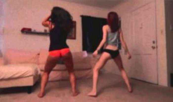 Femrat filmojnë kërcimin erotik, por diçka tronditëse ndodh (Video)
