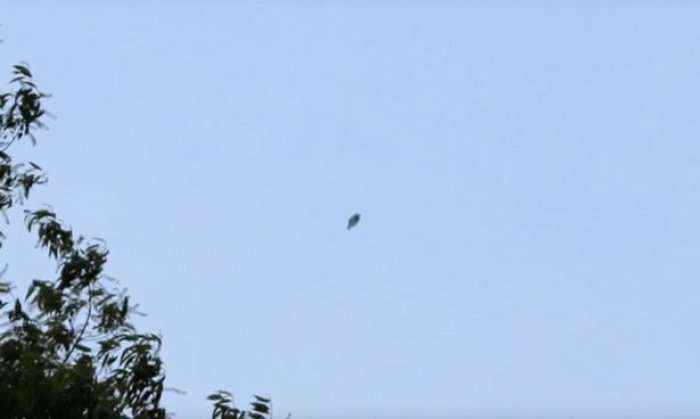 Një UFO pranë një baze ushtarake amerikane (Video)