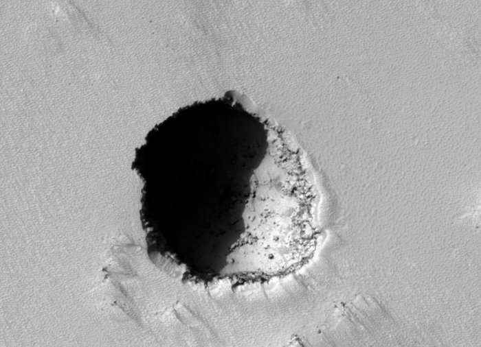 Hulumtuesit: Në Mars ka jashtëtokësorë, duhet t’i kërkojmë nëpër shpella  