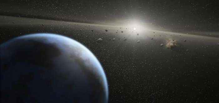 Asteroidi i sapozbuluar për pak i iku goditjes me Tokën