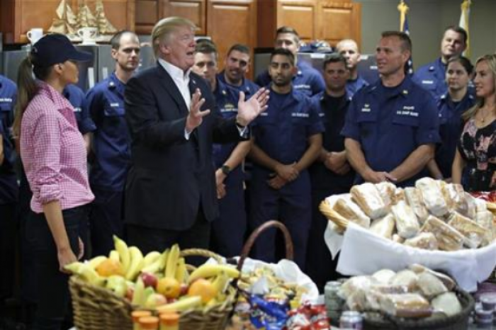 Trump vizitoi Rojën Bregdetare në Ditën e Falënderimeve