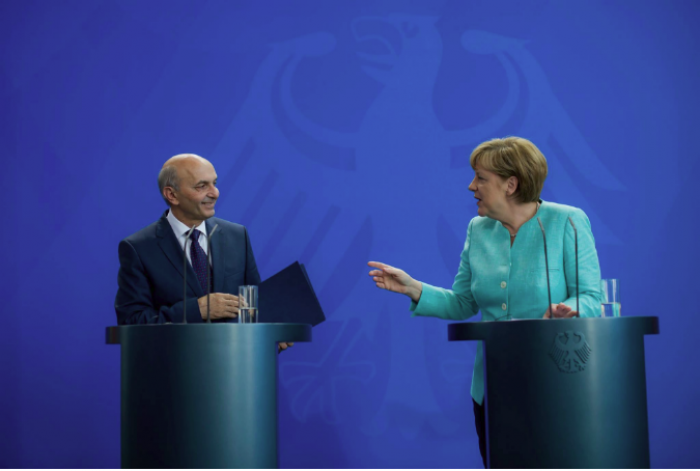 Isa Mustafa i uron suksese Merkelit dhe partisë së saj