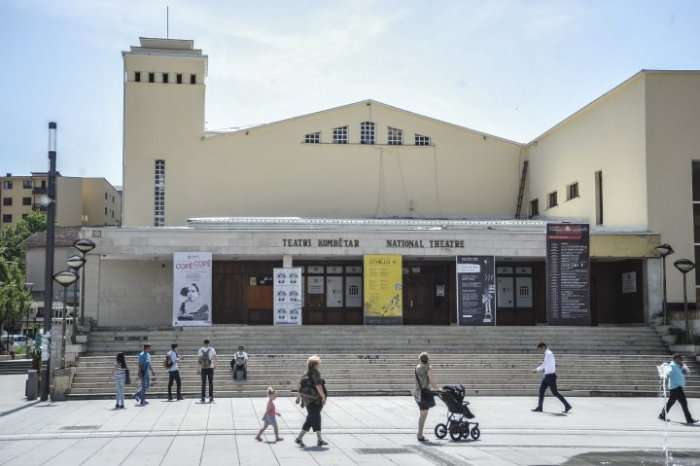 Thellohet degradimi i Teatrit Kombëtar të Kosovës 