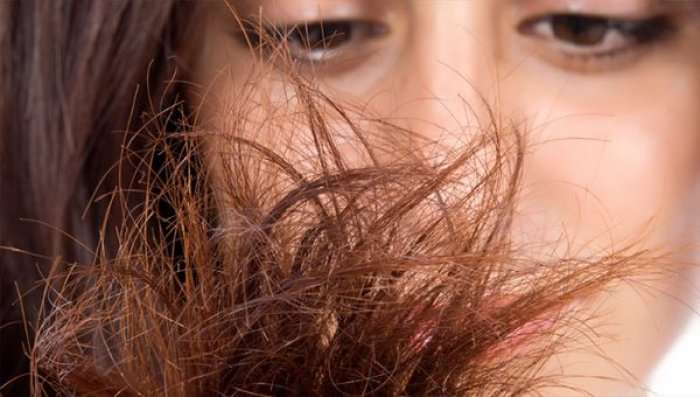 5 këshilla që do ju shpëtojnë nga majat dyshe të flokëve