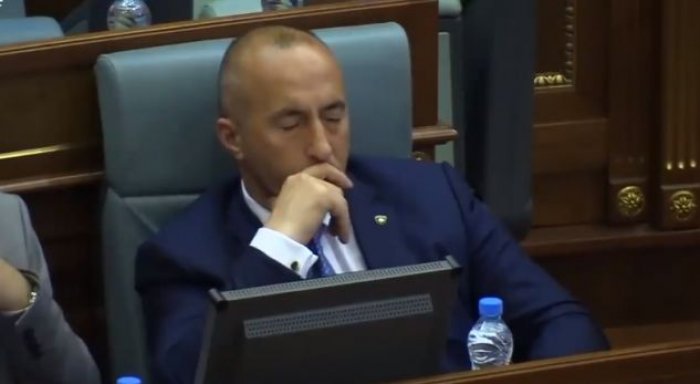 Kryeministri Haradinaj 'ja fut gjumë' sërish në Kuvend