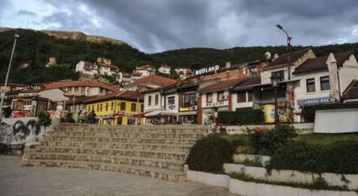 Shtetasja angleze viziton Prizrenin, dhunohet seksualisht rrugës për në Kala