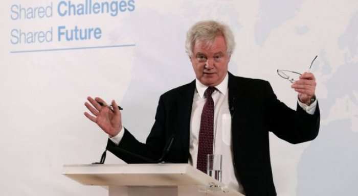 Davis: Dalja e Britanisë nga BE nuk do të sjellë luftë anglo-saksone