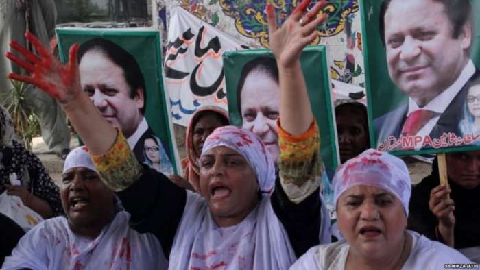 Pakistani nis hetim penal kundër liderëve të partisë së ish-kryeministrit të burgosur