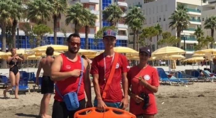 Vrojtuesi i plazhit në Vlorë rrëfën momentet kur shpëtoi nga mbytja pushuesin nga Kosova