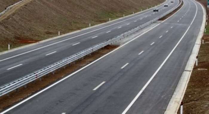 Shtyhet për një vit fillimi i autostradës Serbi - Kosovë