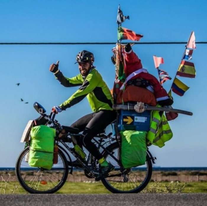 80 mijë kilometra më biçikletë, ky është tifozi “më i çmendur” në Rusi