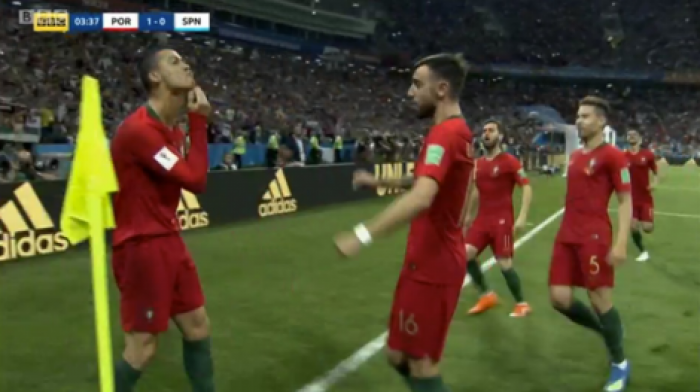 Festoi duke prekur mjekrën, zbulohet domethënia e veprimit të Ronaldos pas golit të parë