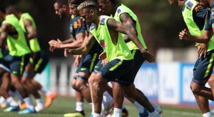 Lëndimi i Neymar jo serioz, Brazili në festë