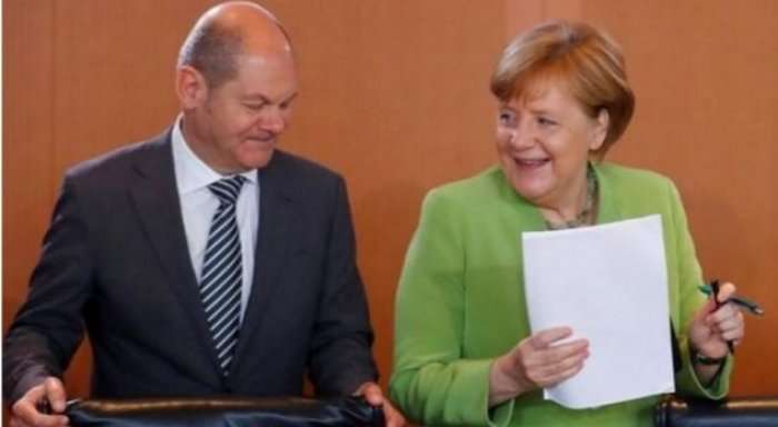 Ministri gjerman mbron marrëveshjen Merkel-Macron për Eurozonën