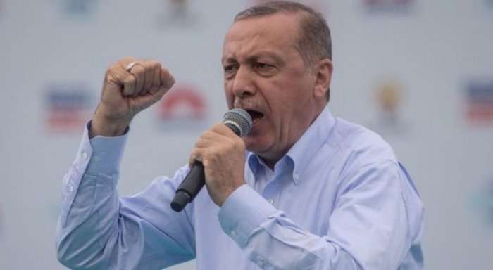Erdogan thotë se turqit i dhanë botës leksion mbi demokracinë