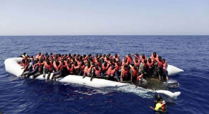 Shpëtohen 100 emigrantë në Detin Mesdhe