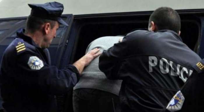 Serbi nga Klina shkon në Polici për t’u informuar për vjedhjen, arrestohet për krime lufte