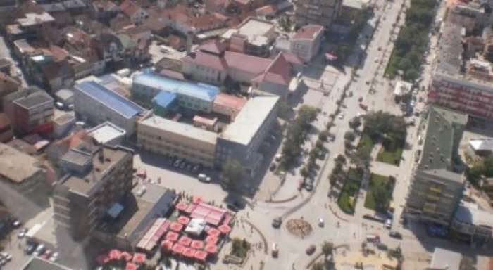 Gjilan: Arrestohen dy ndërtimtarë, keqpërdorën lejen ndërtimore të lëshuar nga Komuna