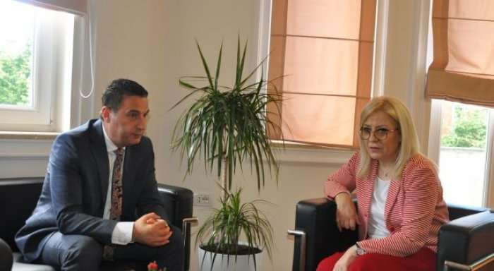 Bytyqi dhe Nikolla takohen në Tiranë, dakordime të mëdha mes dy ministrive