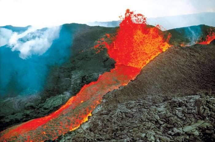 Si shndërrohet magma në lavë?