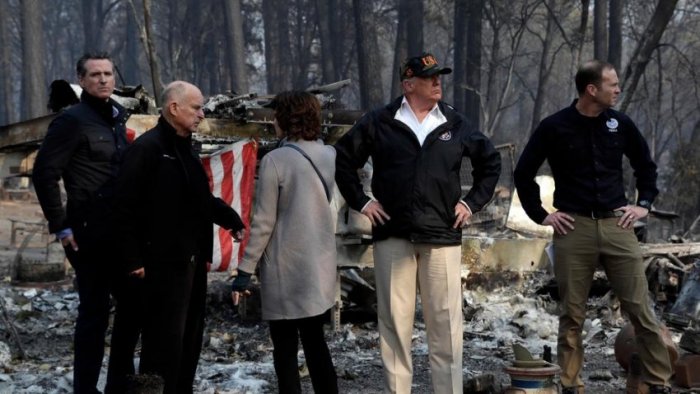 Trump viziton qytetin e rrënuar nga zjarret në Kaliforni