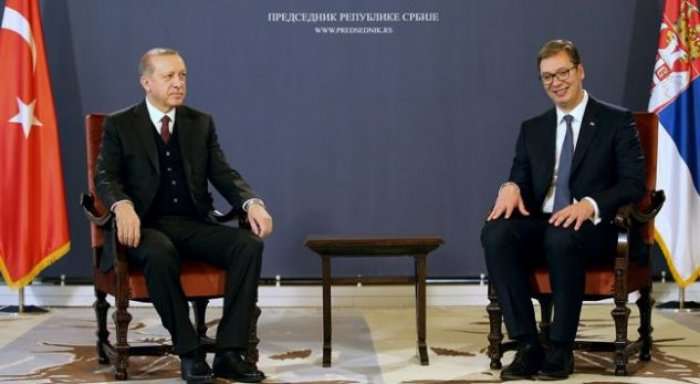 Vuçiq në telefon me Erdoganin, diskutojnë edhe për Kosovën