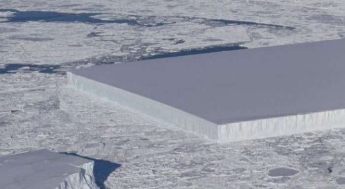 NASA publikoi një foto të mrekullueshme të një ajsbergu