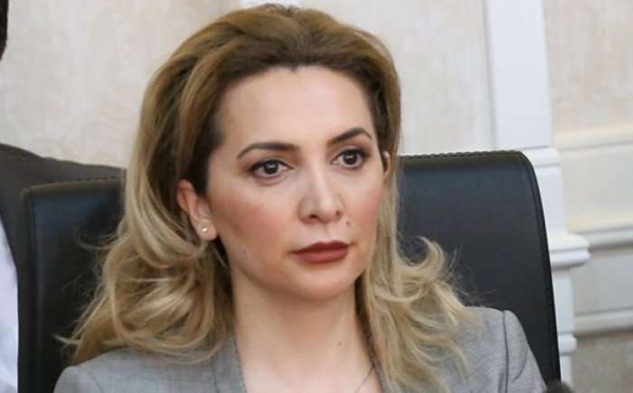 Zyrtare: Albena Reshitaj jep dorëheqje nga partia e Behxhet Pacollit