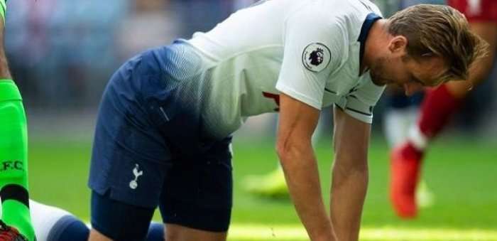 Lojtarët e Tottenhamit të lodhur, u detyruan të flinin në kampin e stërvitjeve