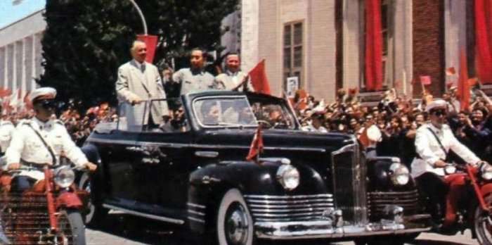 FOTOT E RRALLA/ Makinat me të cilët udhëtonte Enver Hoxha. Historia e “Mercedes 600”