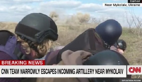 Pamje dramatike: Bombardime pranë ekipit të CNN në Ukrainë