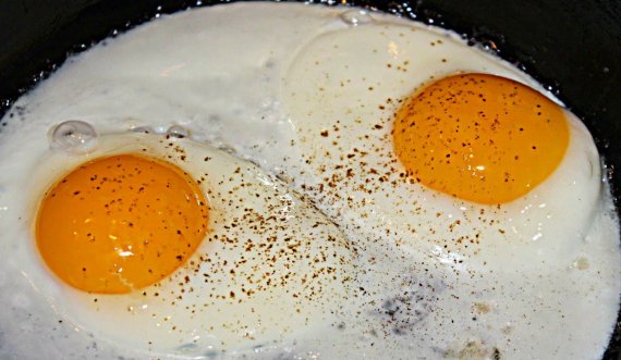 A duhet të konsumojmë të paktën një vezë në ditë?