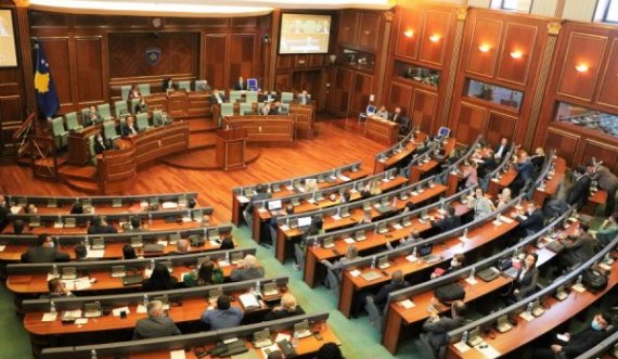 Parlamenti i Kosovës arenë gladiatorësh 