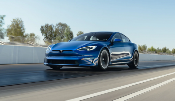 Tesla thotë se ka shitur një rekord prej 1.3 milionë automjetesh