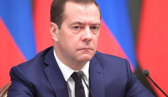Medvedev: Rusia duhet t’i përgjigjet hyrjes së trupave perëndimor