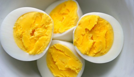Një mineral që bën çudinë për shëndetin tuaj: E hasim në vezë dhe te gjeldeti 