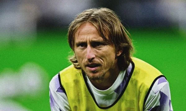 Luka Modric  e refuzon  “kushtin” e Real Madridit për rinovim të kontratës