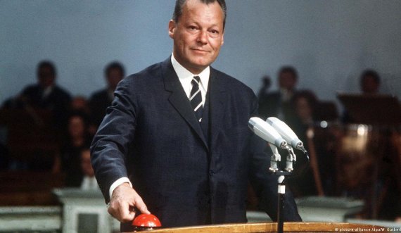  Secili shtet që ka bërë krime duhet të përballet me të kaluarën e tij, të merret shembulli nga ish-kancelari gjerman Willy Brandt 