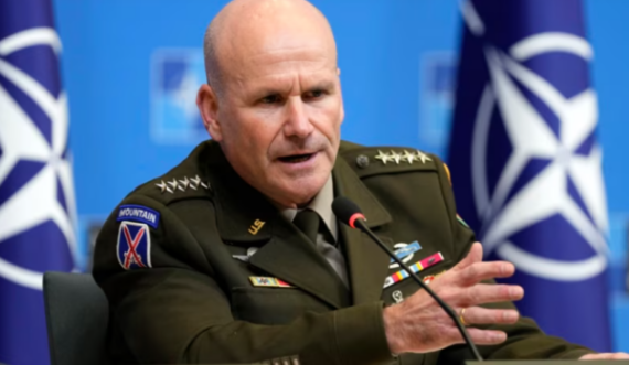 Komandanti suprem i NATO-s, Cavoli: Po shtojmë forcat në Kosovë dhe Bosnje, po sjellim artileri të rëndë