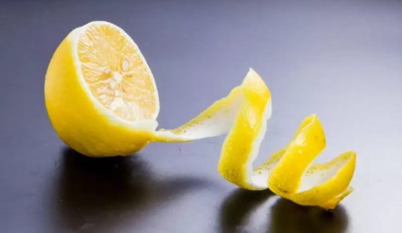 Lëvorja e limonit ju ndihmon në humbjen e kileve