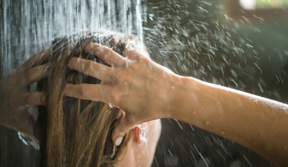 A ndihmon vërtetë dushi pas një vakti për procesin e tretjes?