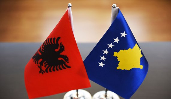 Shqiptarët kanë dy shtete, akademikët të koordinohen për dokumentin e të drejtës historike për bashkim