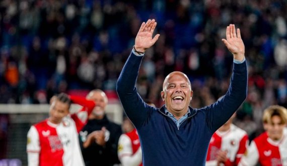 Slot përshëndetet me tifozët e Feyenoordit, flet për ndeshjen Liverpool – Spurs